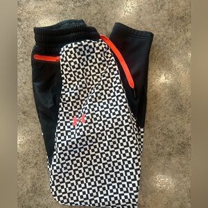 Under Armour women’s black and White Checkered Joggers